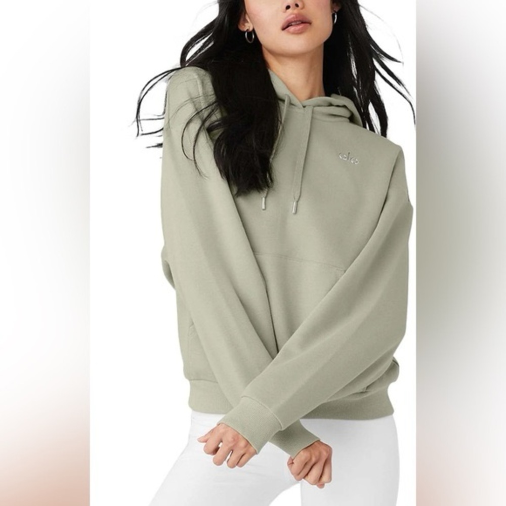 ALO Yoga Accolade Hoodie in Limestone